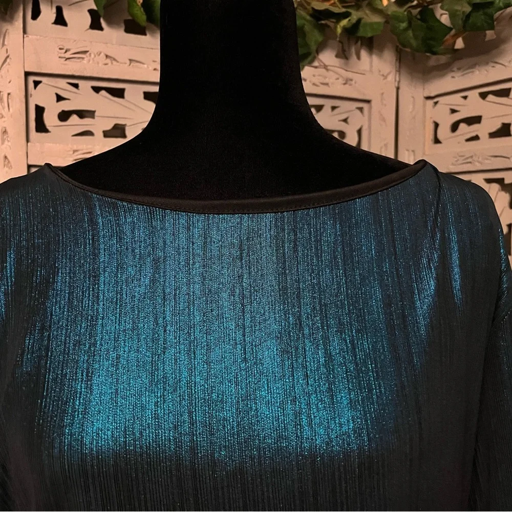 NWT! LUCKY & BLESSED GORGEOUS BOUTIQUE METALLIC TURQ BLUE LONG BELL SLEEVES TOP - Picture 3 of 10